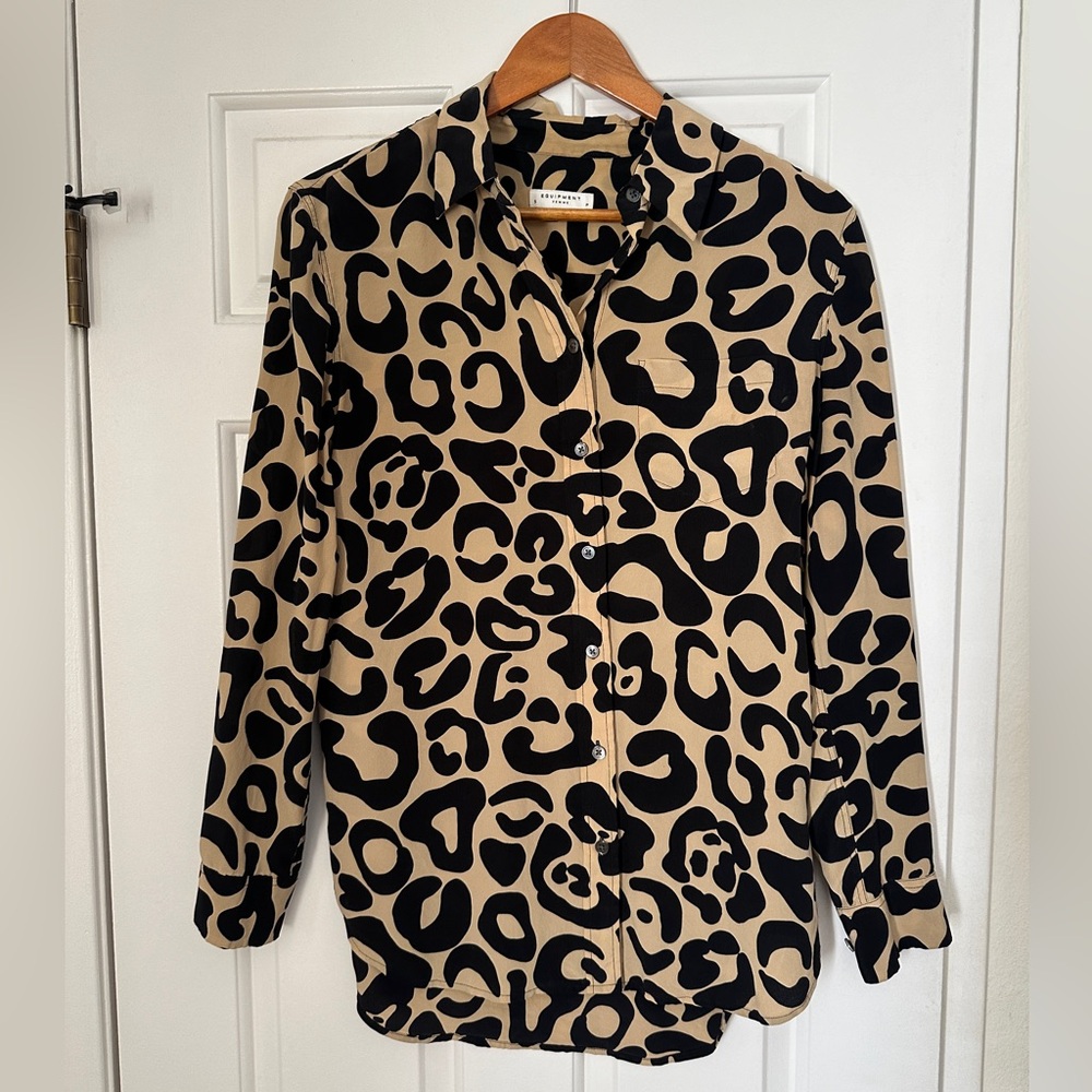 Equipment Femme Buttondown Top